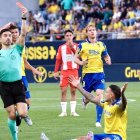 Daniel Palencia Caballero empezando el carrusel de cartulinas rojas para el Almería. Expulsión para Kaiky Fernandes.