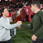 Rubi (Almería), y Antonio Hidalgo (Huesca), aguantan en sus banquillos pese a tener momentos delicados.