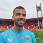 Maximiano con LA VOZ y Cadena SER en el Estadio de los Juegos Mediterráneos.
