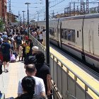El Intercity procedente de Madrid Chamartín-Clara Campoamor nada más llegar a Huércal-Viator.
