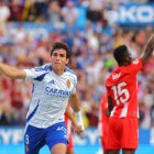 El delantero celebra un gol al Almería con la camiseta del Real Zaragoza.