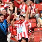 La afición del Almería no se rinde y quiere ir al Carlos Tartiere para buscar una remontada increíble.