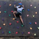 Una de las campistas del campamento de verano de Aula Naturaleza Paredes.