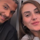 Foto publicada por Luis Suárez con su mujer en Instagram desde el avión rumbo a Almería.