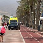 Una ambulancia y patrullas de Policía Local y Policía Nacional han sido movilizadas al lugar del suceso.