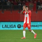 La grada del Estadio de los Juegos Mediterráneos siempre ha tenido un cariño especial para un futbolista muy profesional en todos los sentidos.