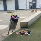 Suciedad acumulada en la zona del parque Elena Pezzi