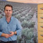 •	Juan Luis Ávila, secretario general de COAG Andalucía, considera inadmisible el recorte de más del 20% del presupuesto de los fondos agrarios, mientras que se multiplica por cinco el de Defensa: “Primero hay que comer y luego defenderse”.