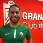 Sena en el Nuevo Los Cármenes con la camiseta de Andalucía.