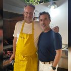 Sean Hepburn y Francisco García compartieron en la Finca Maltés una noche de barbacoa y amigos.