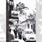 Manuel Abad montó su imperio de Muebles Mago en la Rambla Alfareros. En la foto aparece junto al hombre Pikolín en Almería, Jesús Martínez Capel