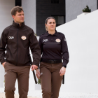 Dos trabajadores de la almeriense Grupo Control.