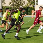 El Almería necesita amarrar a futbolistas de la talla de Dion Lopy y Sergio Arribas para la próxima temporada en Segunda División.