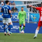 Maximiano tiene ficha de Primera División.