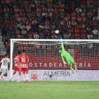 Andrés Fernández ha encajado 6 goles en los dos partido que jugó en casa.