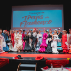 Foto de familia del concurso de Trajes de Flamenco de La Voz de Almería y Radiolé de 2024.