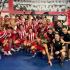 André Horta se asoma a la izquierda de la imagen a la celebración de León.