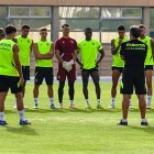 Ha quedado una plantilla muy completa para no fallar en la lucha por el ascenso.