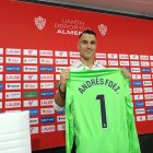 Andrés Fernández (38 años) ha firmado con el Almería para llevarlo a Primera.