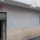 Pintadas en la sede del PSOE en El Ejido.
