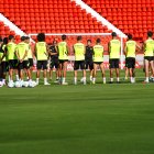 Charla de Rubi a la plantilla en el Estadio de los Juegos Mediterráneos.