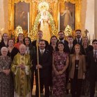 Nueva junta de gobierno de los Estudiantes, ante la Esperanza.