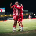 Chirino grita y celebra con Arribas el 0-1.