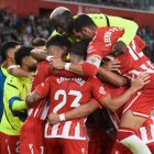 Una piña celebrando los goles que fueron cayendo en cascada en una segunda mitad tremenda.