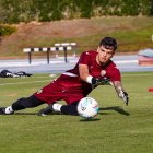 Bruno Iribarne tiene delante a dos grandes porteros y necesita competir.