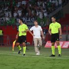 El entrenador no se queja y la afición está harta de los arbitrajes.