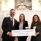 Los consejeros Pacheco y Castillo con la delegada, Aránzazu Martín.