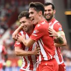 Embarba (6 goles) y Arribas (5) con Leo Baptistao de testigo.