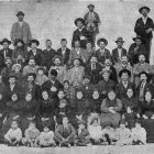 Imagen de todos los agraciados con el Gordo de la Lotería de Almería en el frontón de pelota Jai Alai situado en la huerta Jaruga,