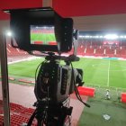 Una cámara de televisión en el Estadio de los Juegos Mediterráneos.