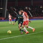 Un lateral que siempre cumple en el campo.