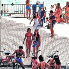 La zona playera de San Miguel antes de que se construyera el Paseo Marítimo, con el mar pegado a los edificios