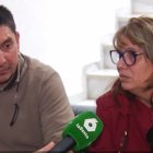 El abuelo y la tía abuela del menor fallecido días atrás en Garrucha durante la entrevista.