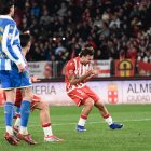 André Horta se desespera en una jugada del Almería-Deportivo.