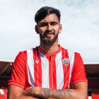 Carlos Jiménez, que estaba en el Eldense, llega cedido al Almería B por el Al-Qadsiah FC, de Arabia Saudí.
