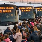 Autobuses destino Almería: el humor y las consecuencias de la cancelación de las clases en casi toda Andalucía.