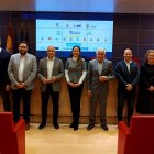 Foto de familia antes de dar comienzo a la presentación de una Clásica Ciclista de Almería que sigue superándose.