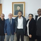 De izquierda a derecha: Robin, la enfermera que presenció la recuperación milagrosa del bebé; el doctor almeriense Juan Sánchez; Tyquan Hall, el niño que sobrevivió gracias a un milagro del Cura Valera; y sus padres.