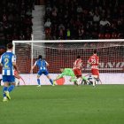 El Almería no puede seguir encajando goles obcecado en ataque.