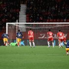 Andrés Fernández como tantas veces cambió el partido.