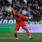 Andrés Fernández es un veterano de guerra que no vive al margen del ruido.