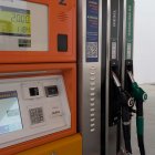Surtidor en una gasolinera de Almería.