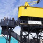 Juanma Moreno, Gustavo Santana, Rosario Soto y María del Mar Vázquez en la grúa restaurada