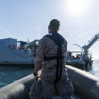 Vista parcial del buque de salvamento Neptuno desde una lancha del Centro de Buceo de la Armada en las costas de Almería.