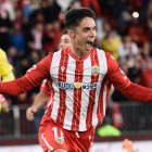 Sergio Arribas viene de hacer su mejor temporada con el Almería y saldrá traspasado dejando una gran cantidad de dinero.
