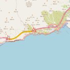 Imagen del mapa de la Dirección General de Tráfico con la zona de la Autovía del Mediterráneo afectada por el incendio de dos vehículos.